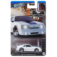 Hot Wheels: Festliches Spielzeugauto 84 Ford Mustang SVO 1/64 - Mattel