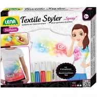 LENA: Modedesignerin mit Textilspray